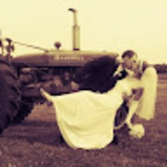 Meet your Posher, Kelsey - Picture 1 of 1